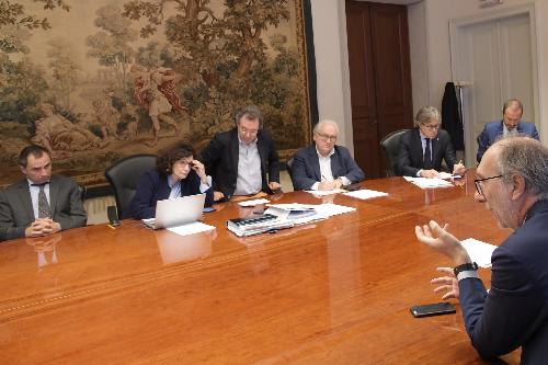 Il vertice sul maltempo convocato dal vicegovernatore con delega alla Protezione civile Riccardo Riccardi con gli assessori Stefano Zannier (Risorse forestali), Fabio Scoccimarro (Ambiente), Graziano Pizzimenti (Infrastrutture) e Sergio Emidio Bini (Attività produttive) 